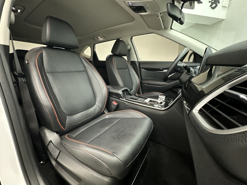 Kia Seltos 2023 car image #13