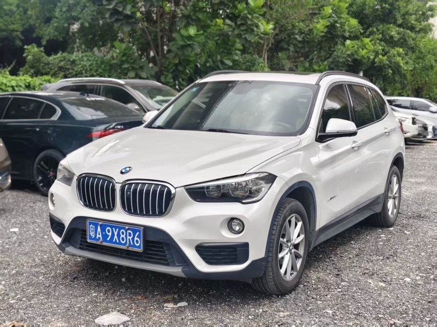 BMW X1 2018 BMW X1 2018 car image