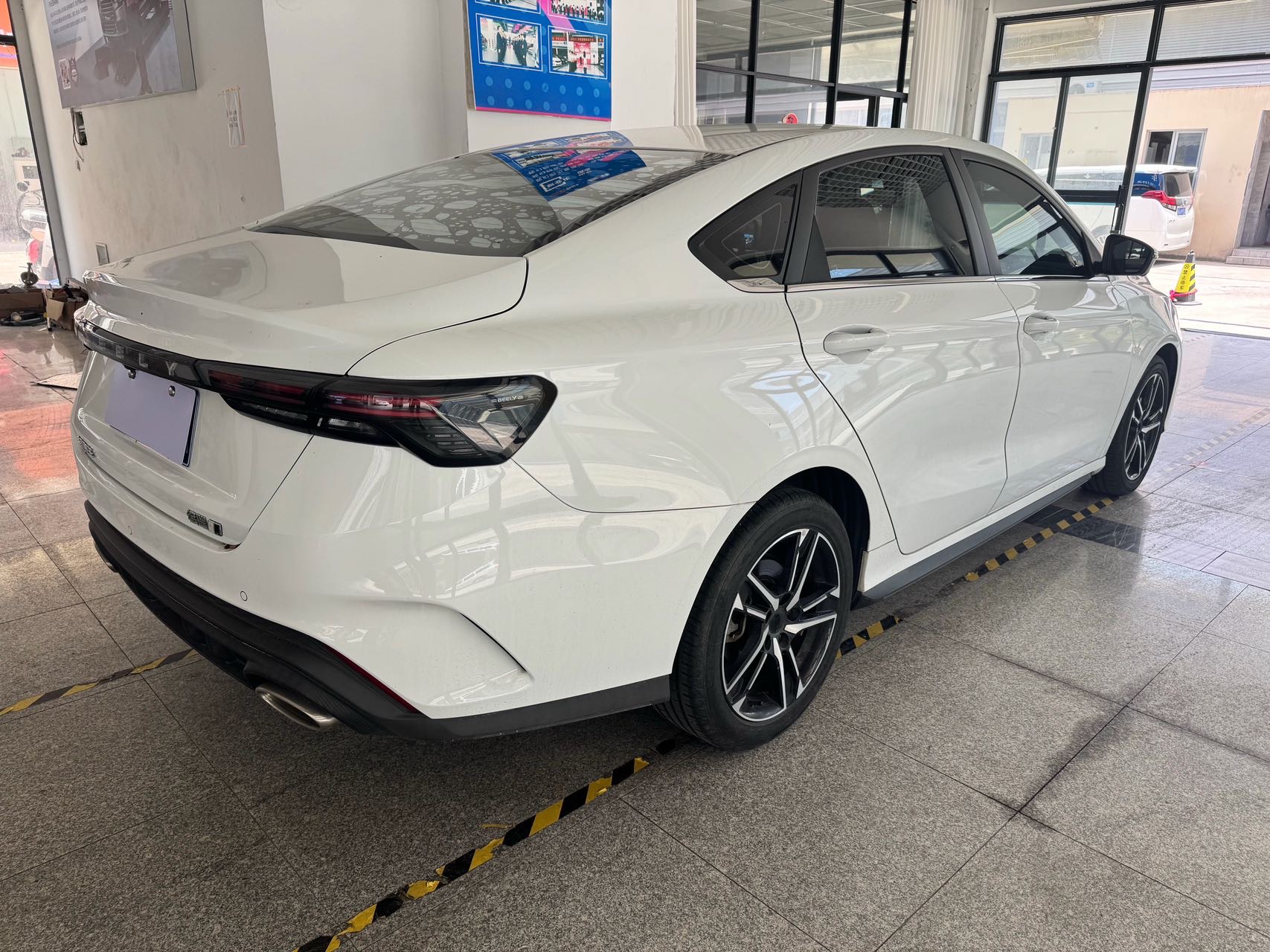 GEELY Binray 2022 immagine di auto #7