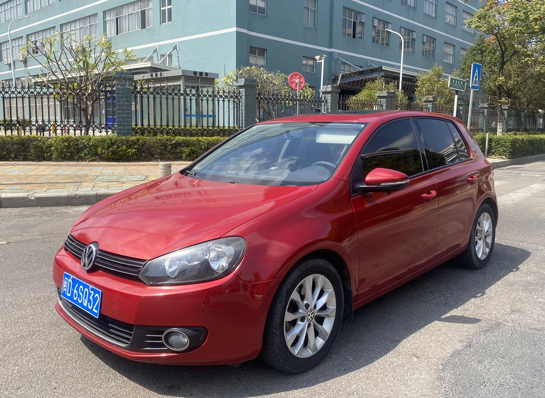 Volkswagen Golf 2011 car image 