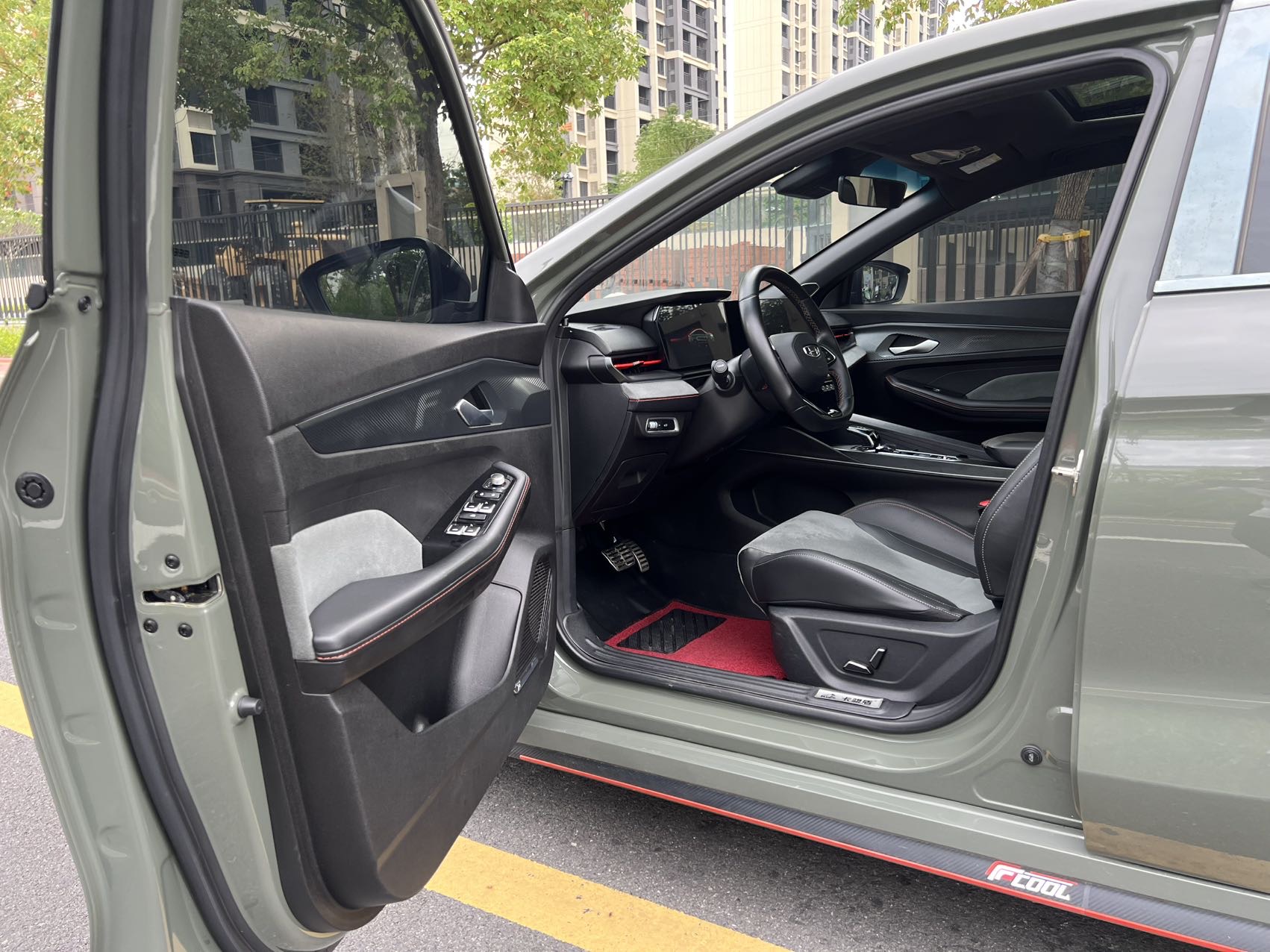 GEELY Binray 2022 car image #4