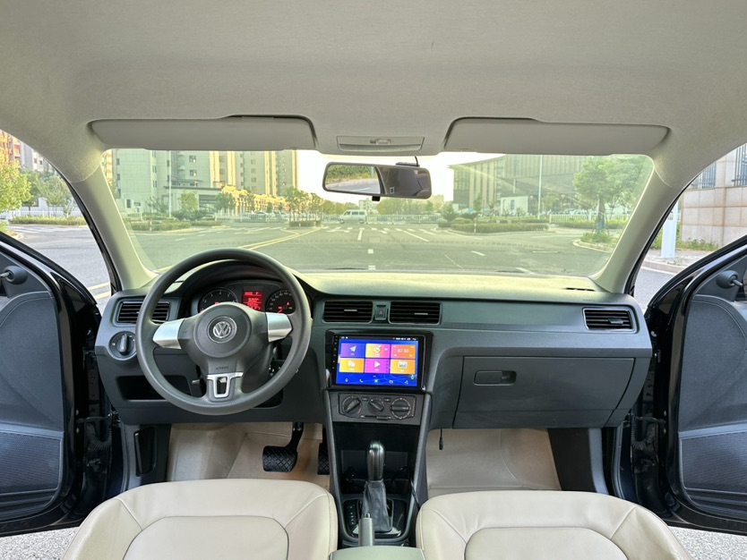 Volkswagen Santana 2014 car image #8