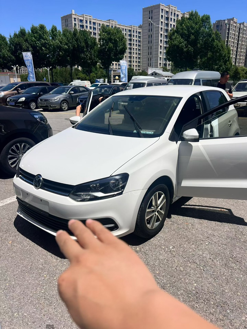 Volkswagen Polo 2018 Volkswagen Polo 2018 car image