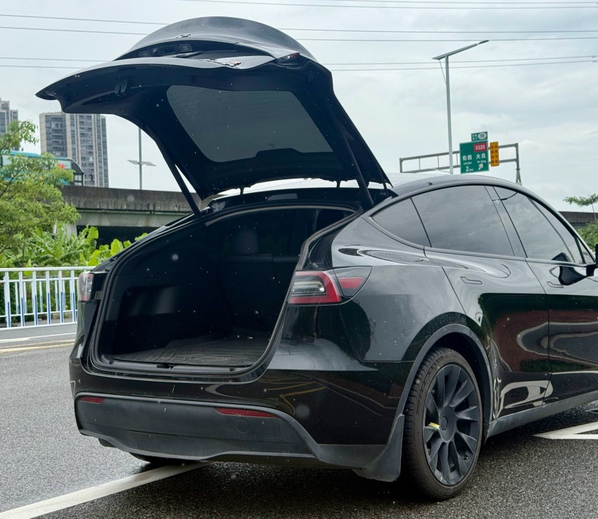 Tesla Model Y 2021 #6 Tesla Model Y 2021 car image #6