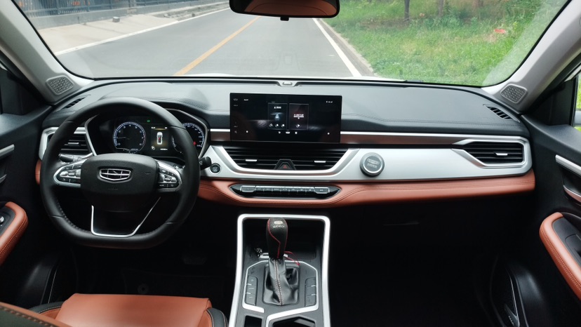 GEELY Vision X6 2020 car image #3