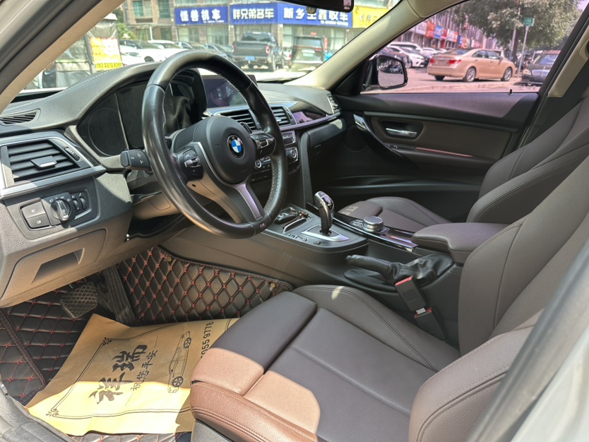 BMW 3 Series 2019 car image #8