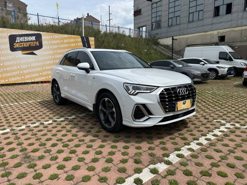 Audi Q3 2022 Audi Q3 2022 car image