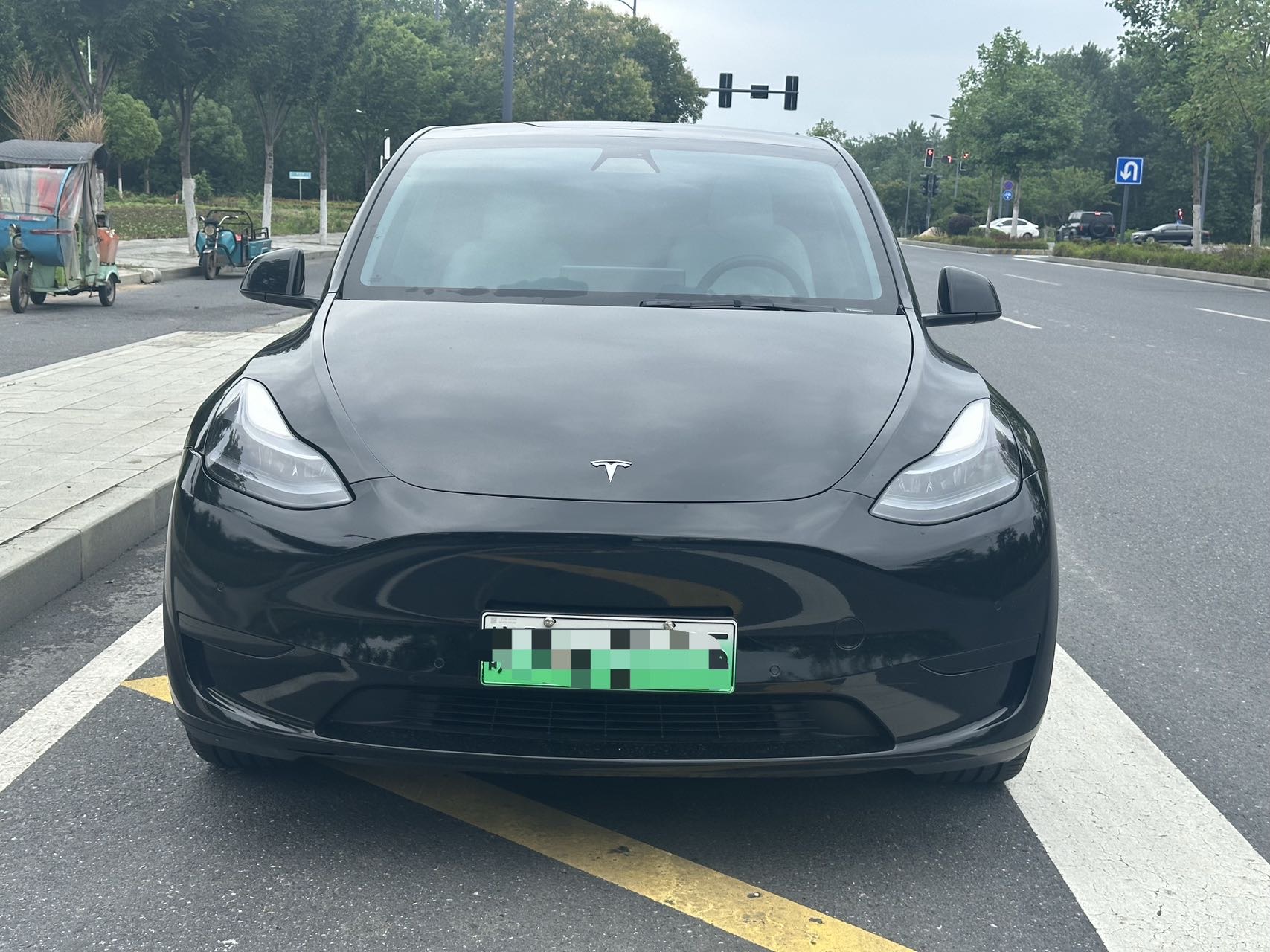 Tesla Model Y 2023 #2 Tesla Model Y 2023 car image #2