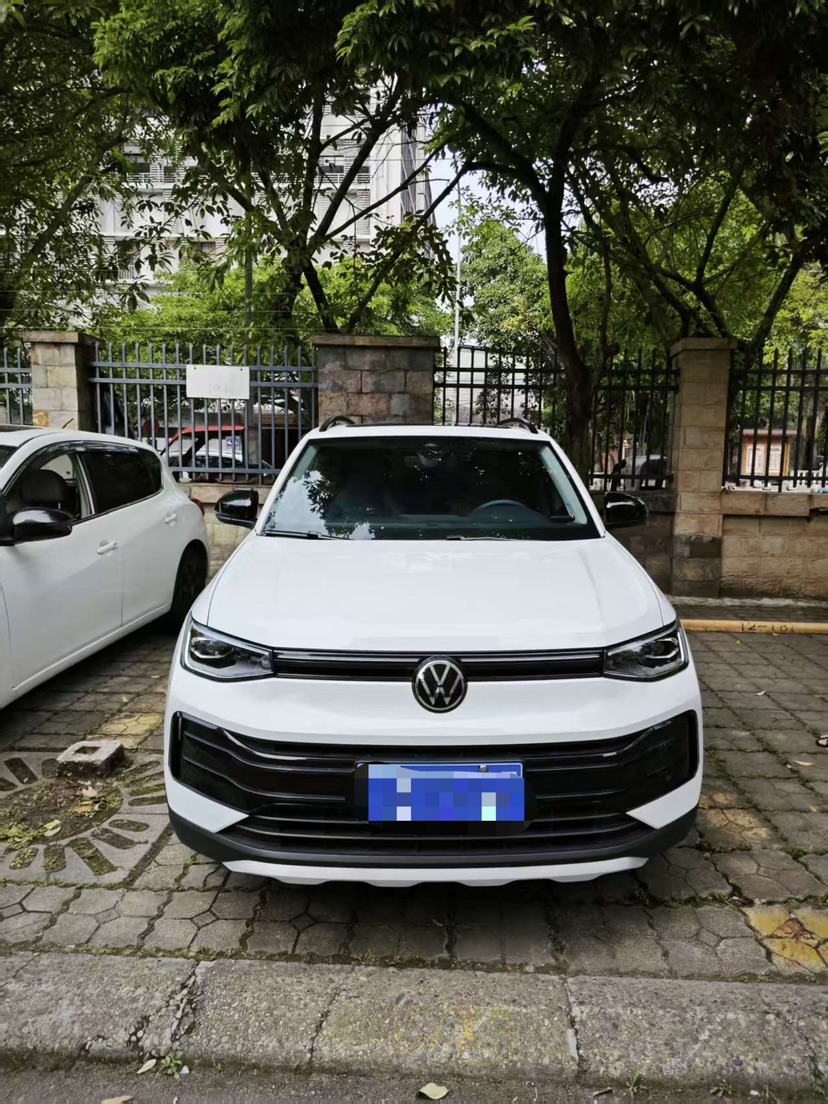 Volkswagen Tharu 2025 car image #2