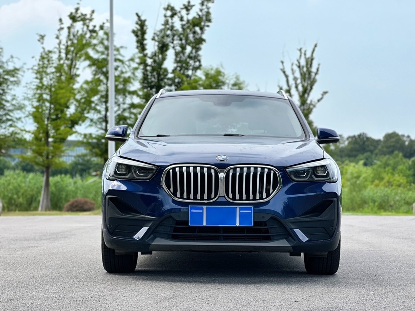 BMW X1 2020 BMW X1 2020 car image