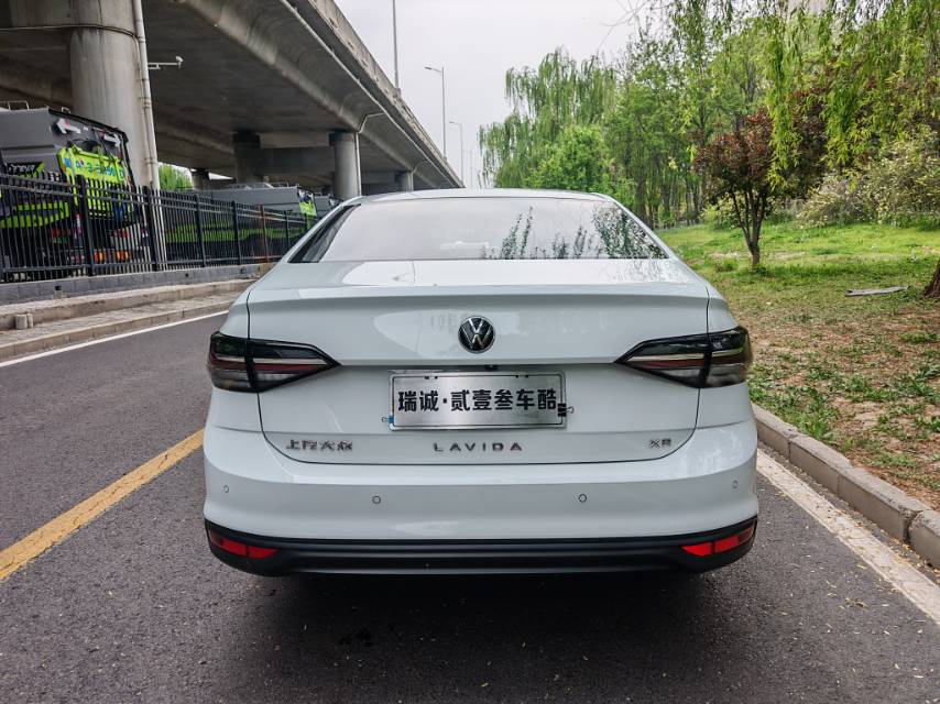 Volkswagen Lavida 2025 car image #11