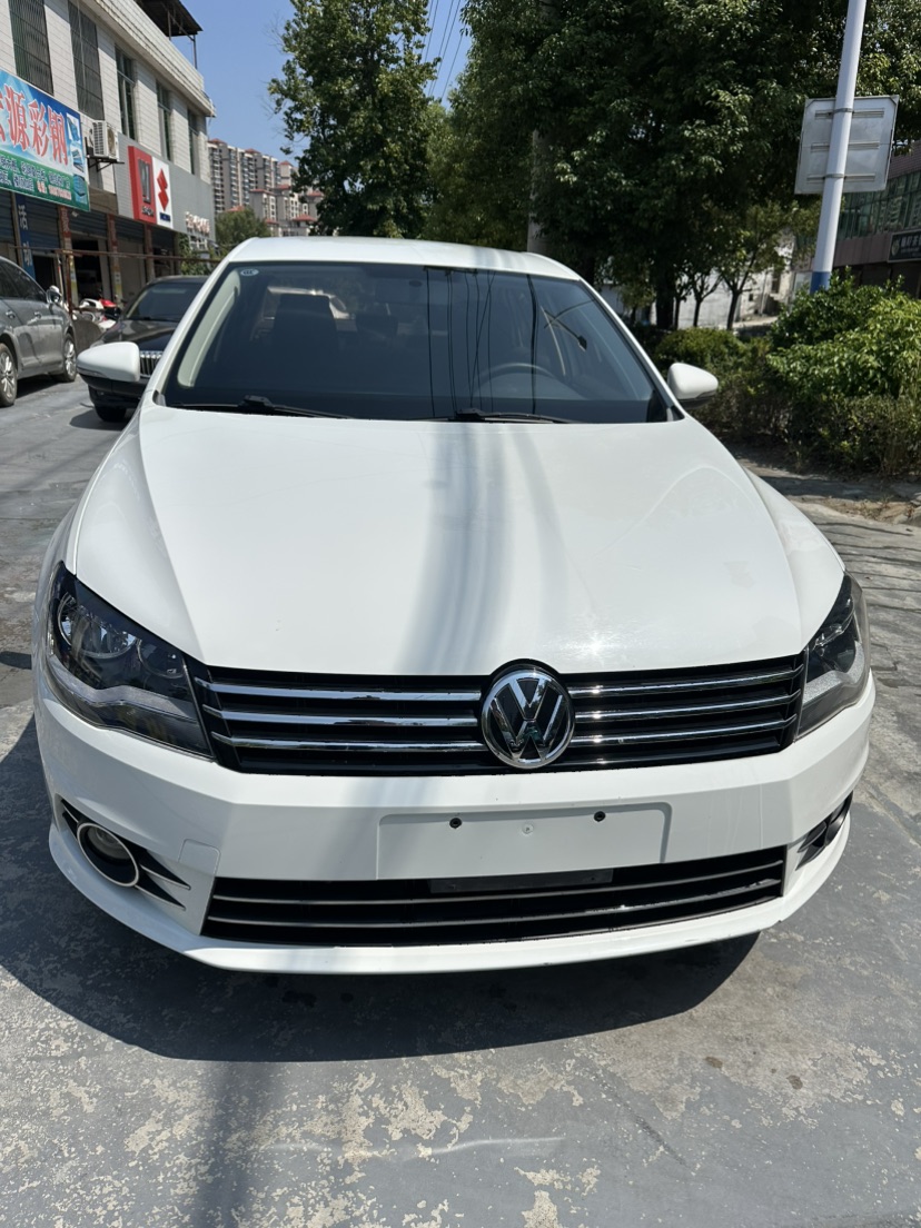 Volkswagen Bora 2015 car image 