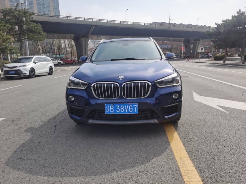 BMW X1 2018 BMW X1 2018 car image
