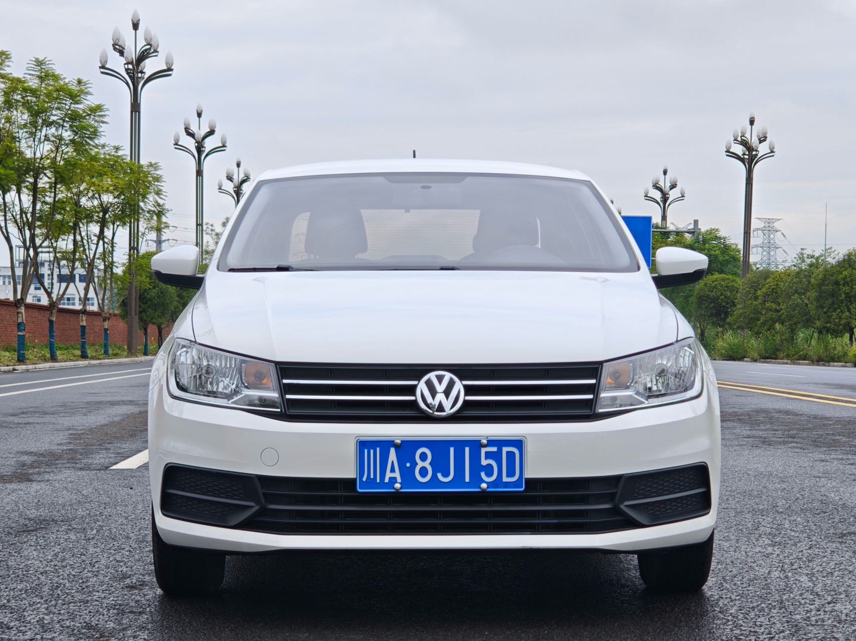 Volkswagen Santana 2019 car image #2