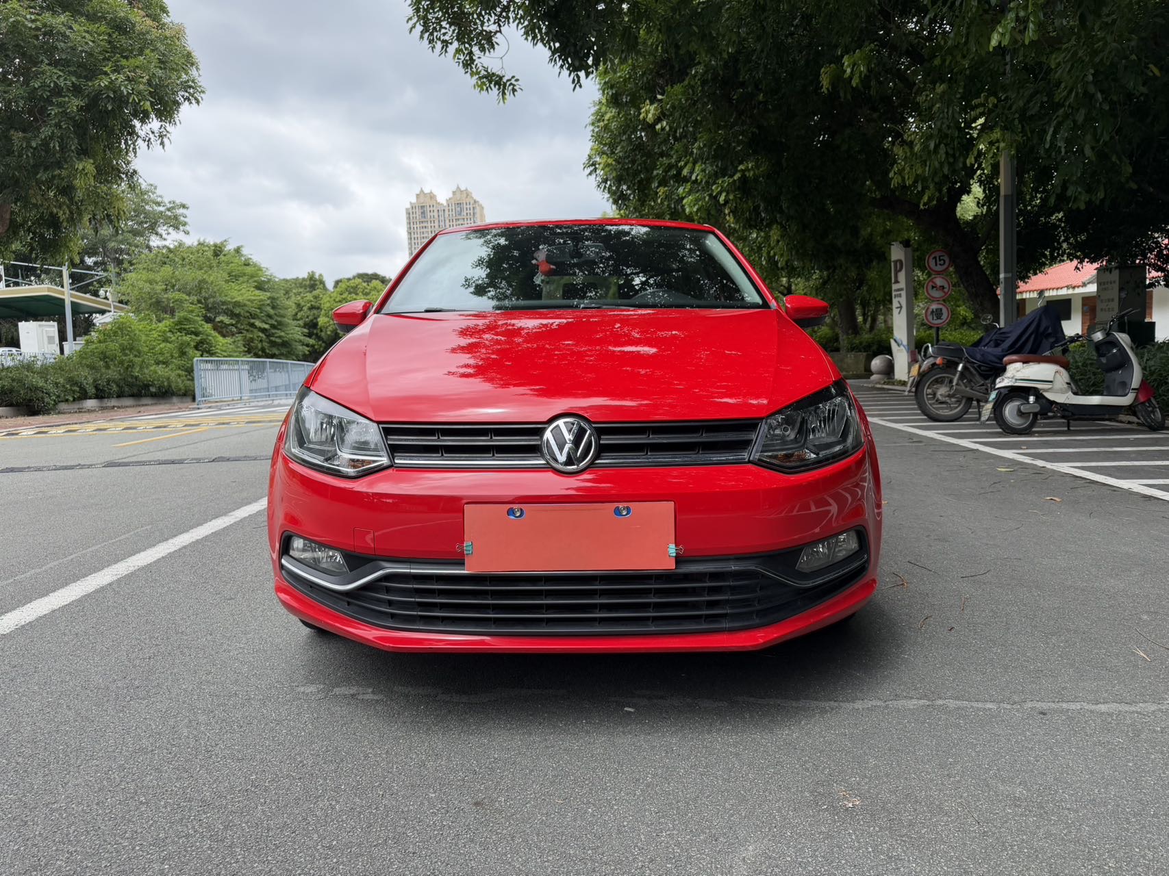 Volkswagen Polo 2018 car image #2