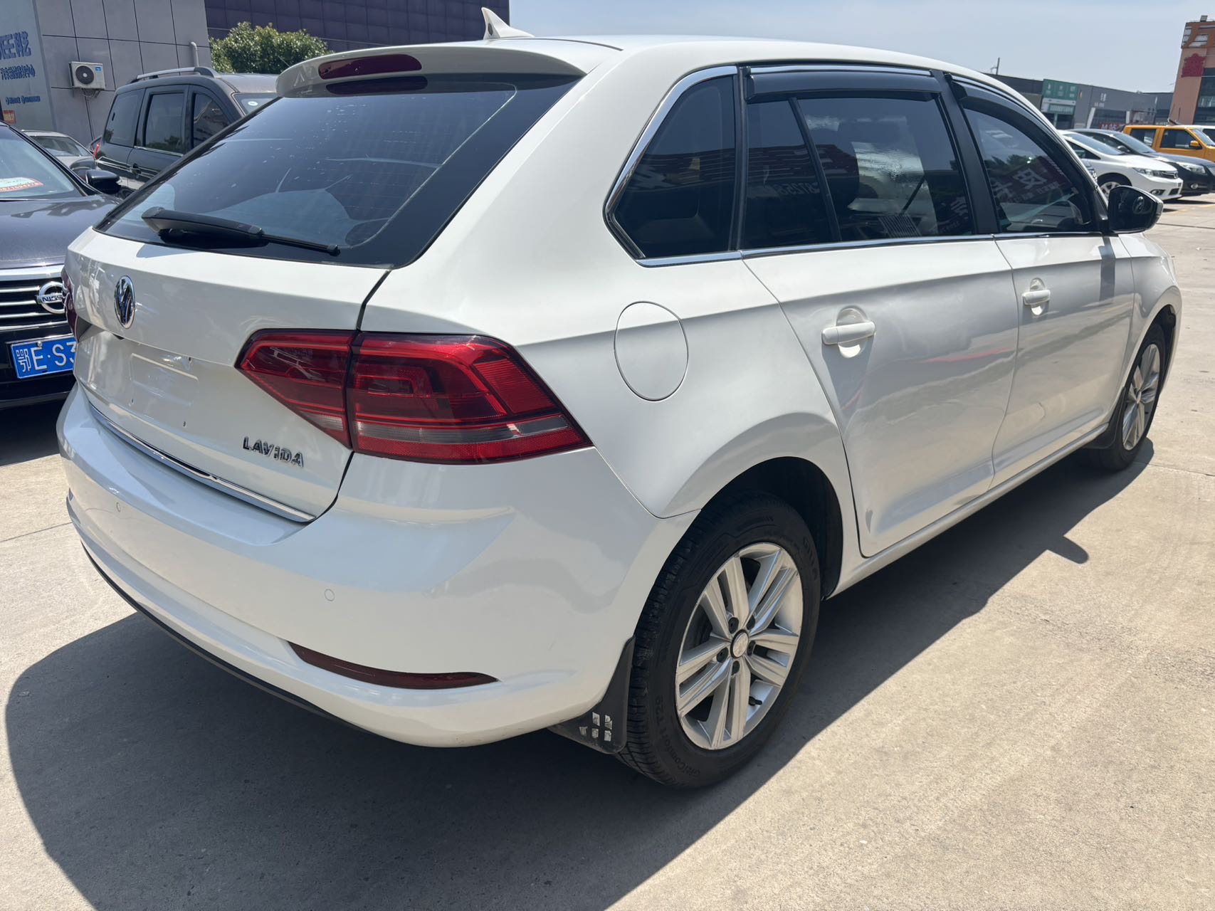 Volkswagen Santana 2016 car image #9