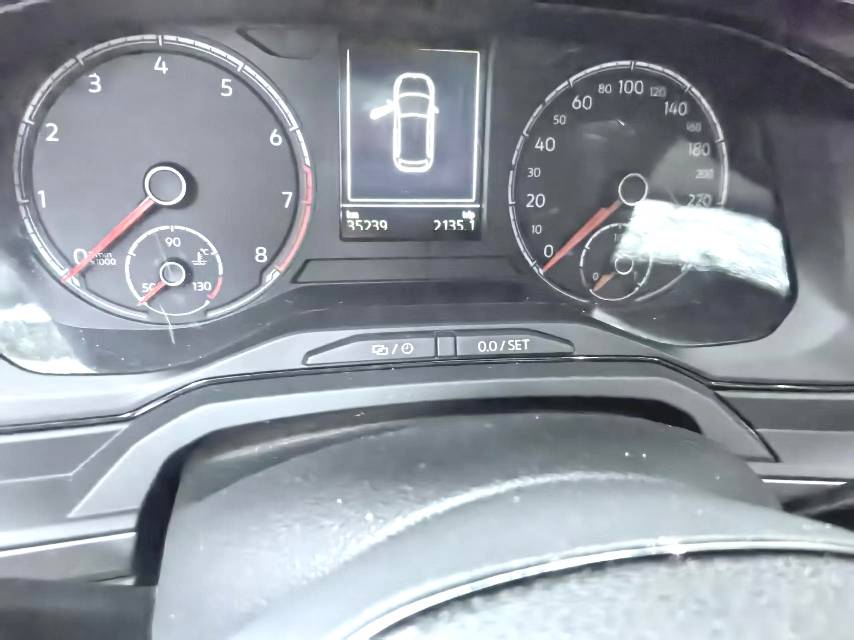 Volkswagen Polo 2019 car image #3