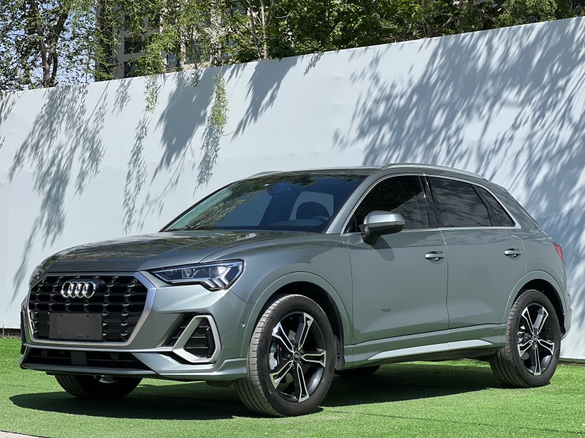 Audi Q3 2023 Audi Q3 2023 car image
