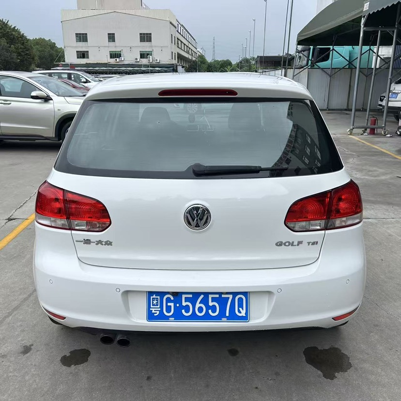 Volkswagen Golf 2014 car image #9