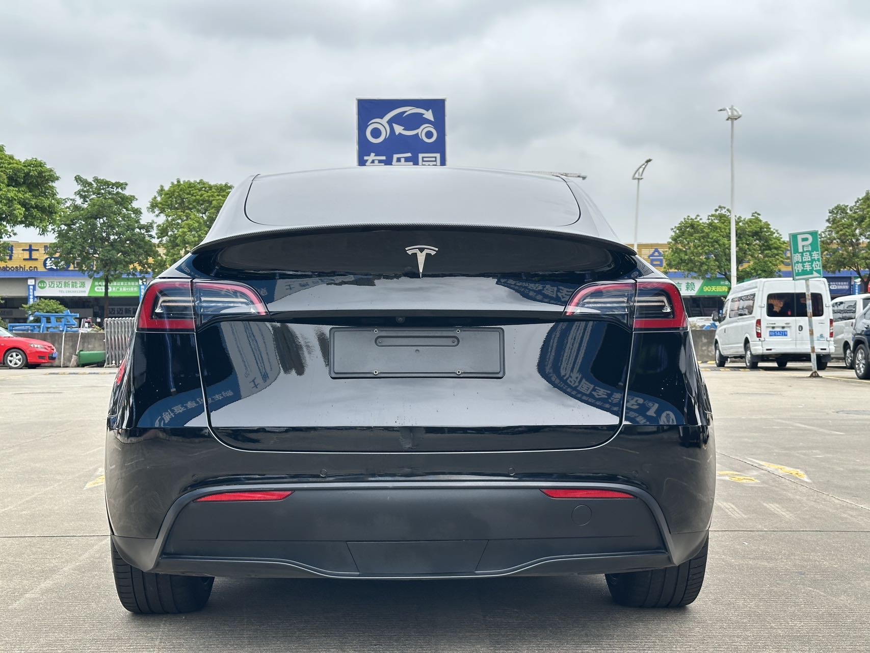 Tesla Model Y 2021 #4 Tesla Model Y 2021 car image #4