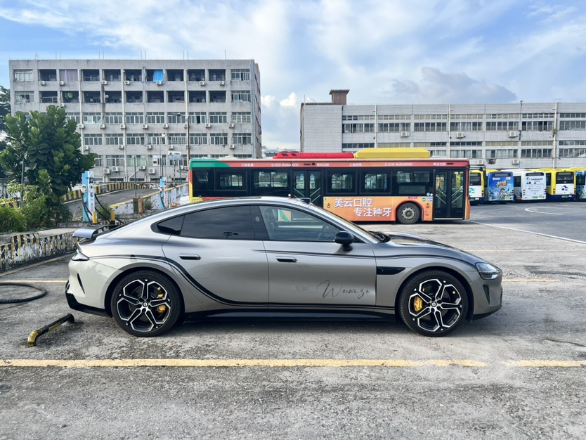MI SU7 2025 car image #4
