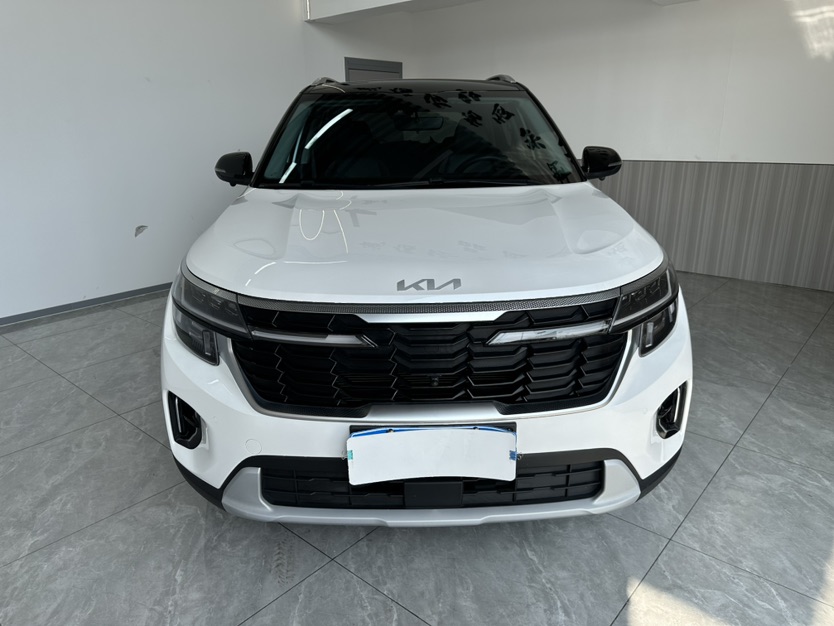 Kia Seltos 2023 car image #2
