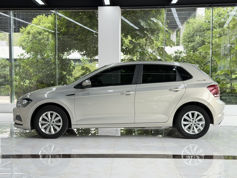 Volkswagen Polo 2020 car image #3
