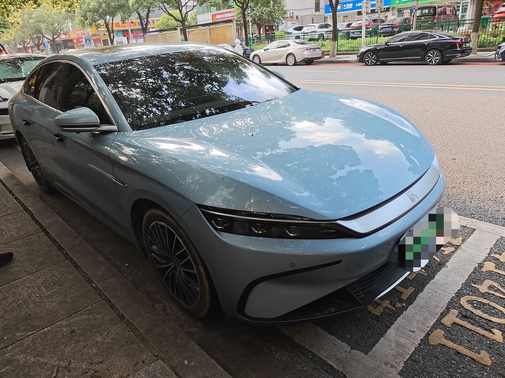 BYD Han 2024 car image #3