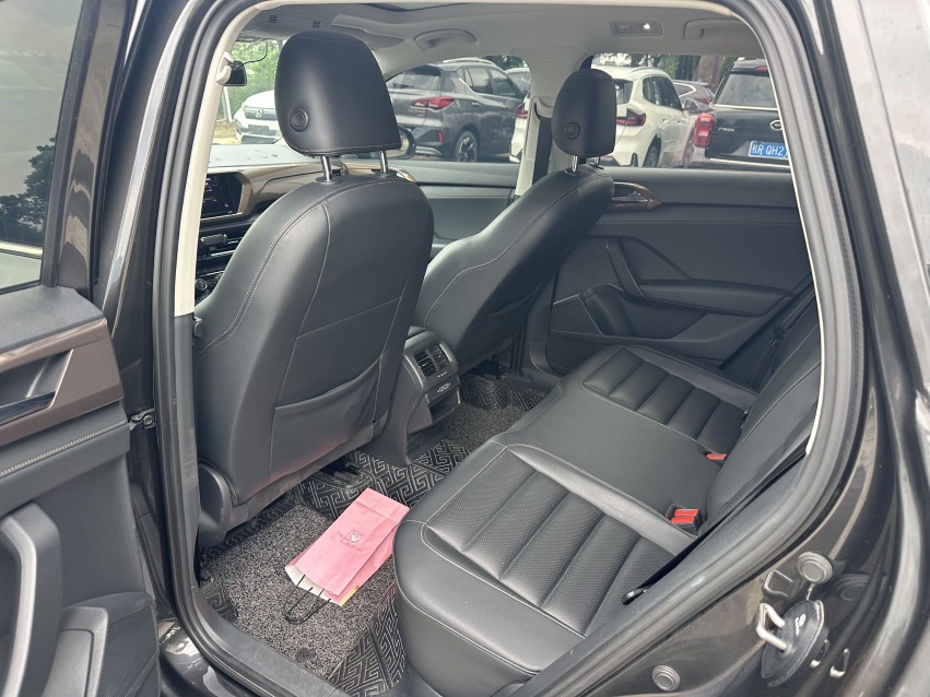 Volkswagen Tharu 2020 car image #6