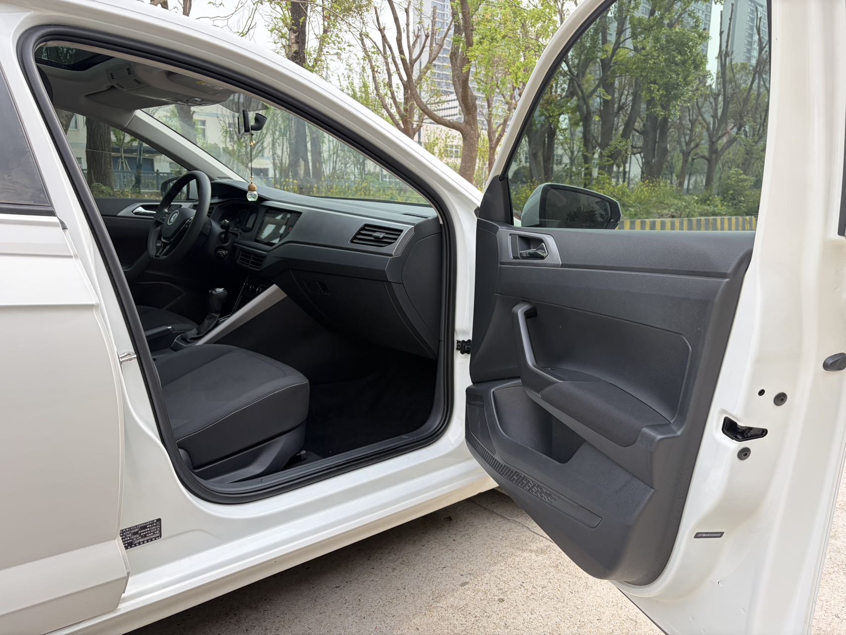 Volkswagen Polo 2020 car image #8