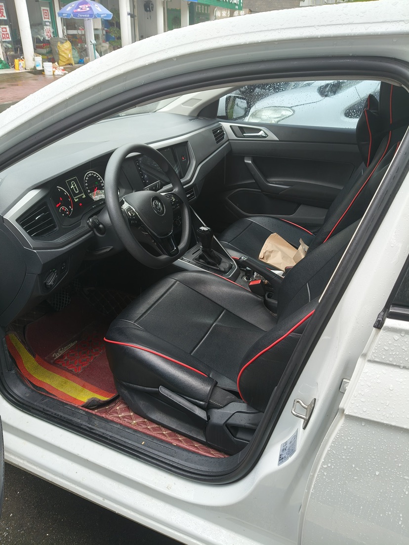 Volkswagen Polo 2019 car image #4
