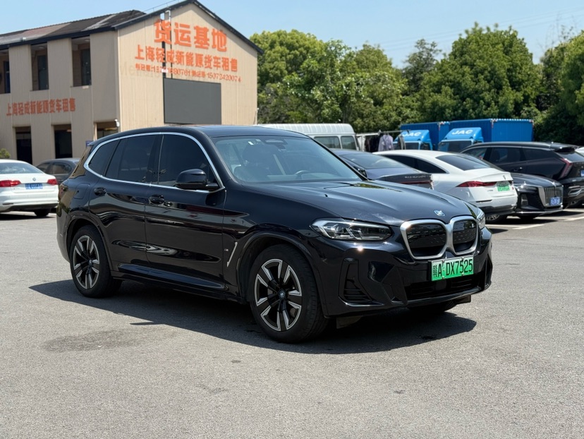 BMW iX3 2024 изображение автомобиля #3