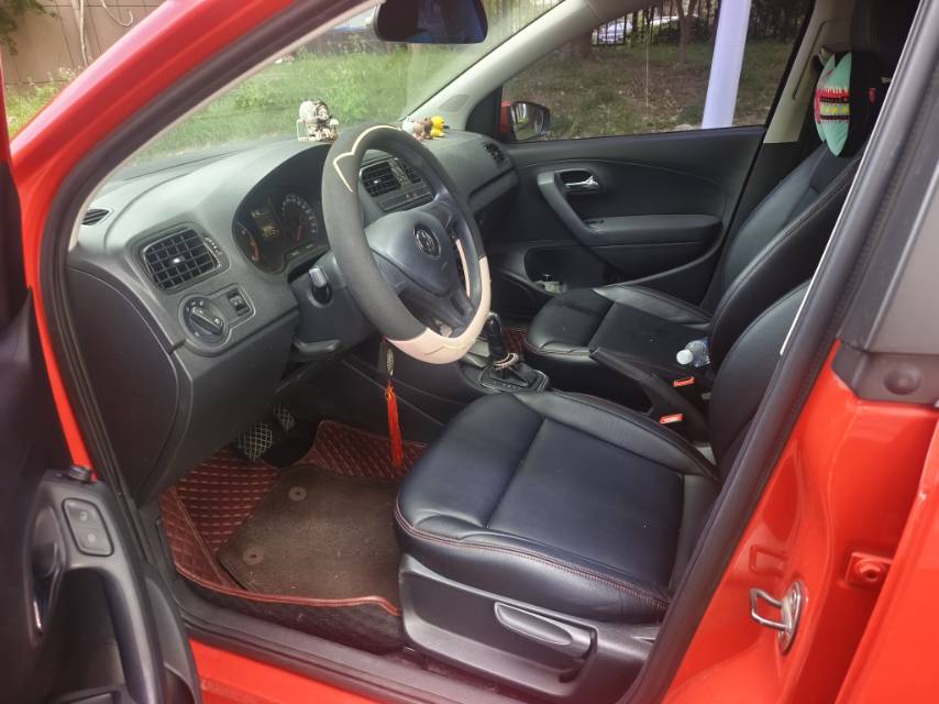 Volkswagen Polo 2016 car image #3