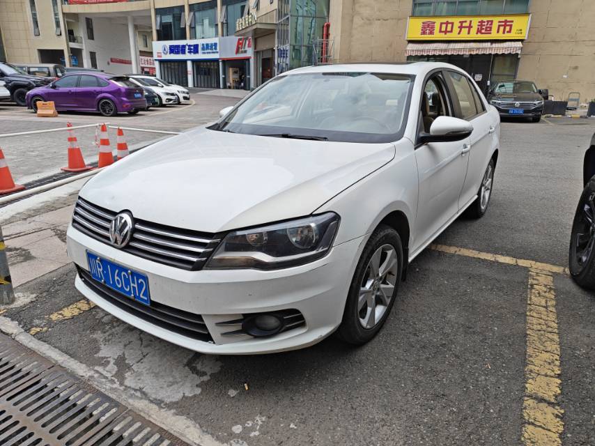 Volkswagen Bora 2014 car image 