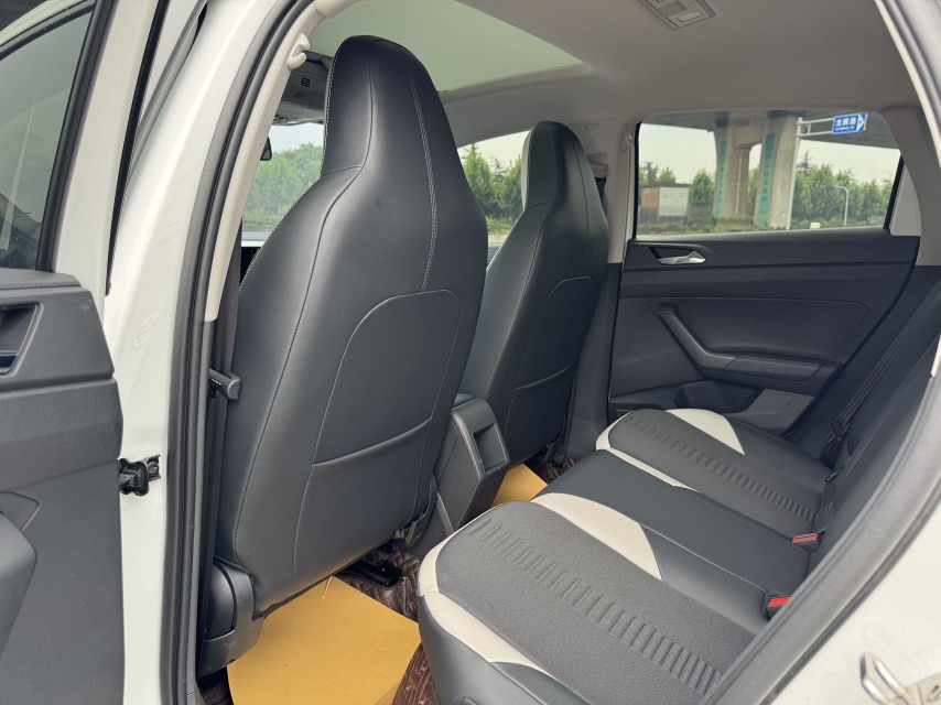 Volkswagen Polo 2022 car image #8