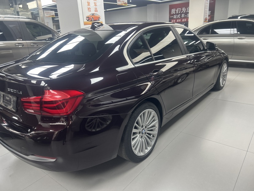 BMW 3 Series 2018 car image #8