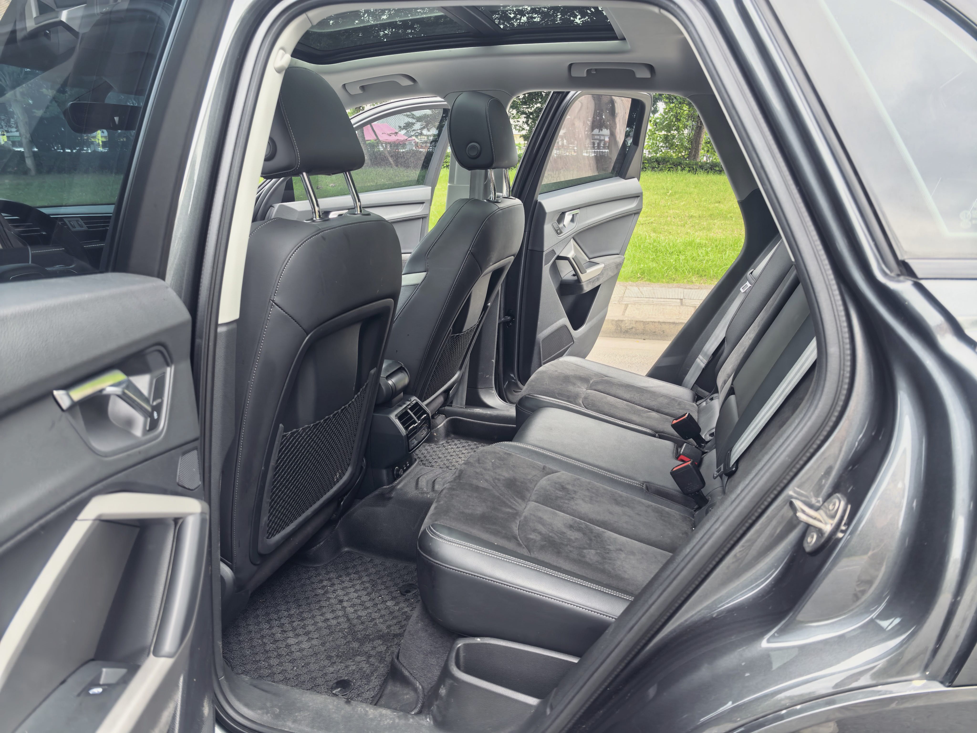 Audi Q3 2022 car image #5