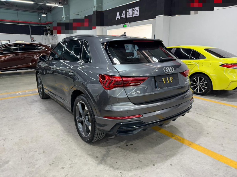 Audi Q3 2022 car image #10