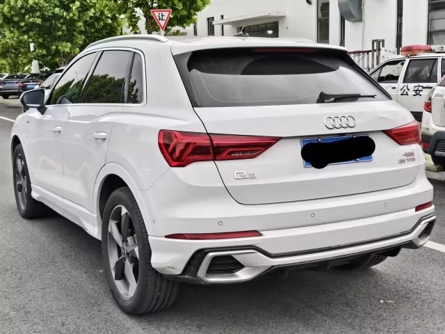 Audi Q3 2024 car image #6
