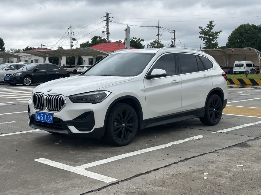 BMW X1 2021 car image #2