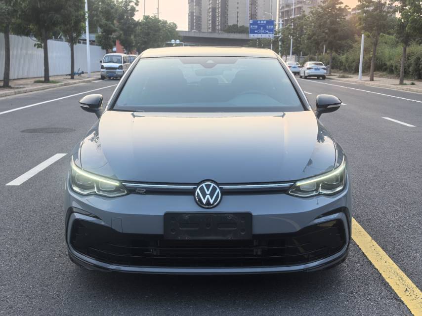 Volkswagen Golf 2022 car image #2