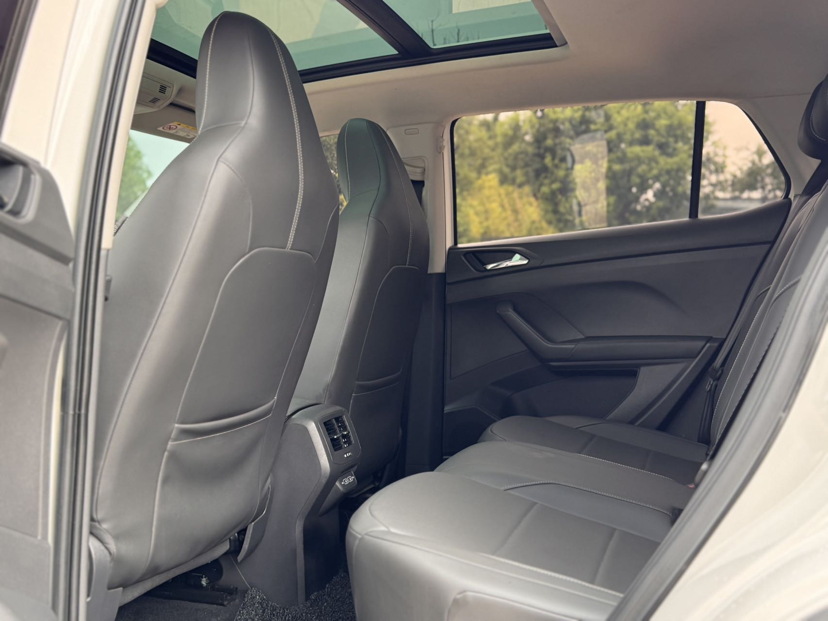 Volkswagen T-Cross 2019 #5 Volkswagen T-Cross 2019 car image #5