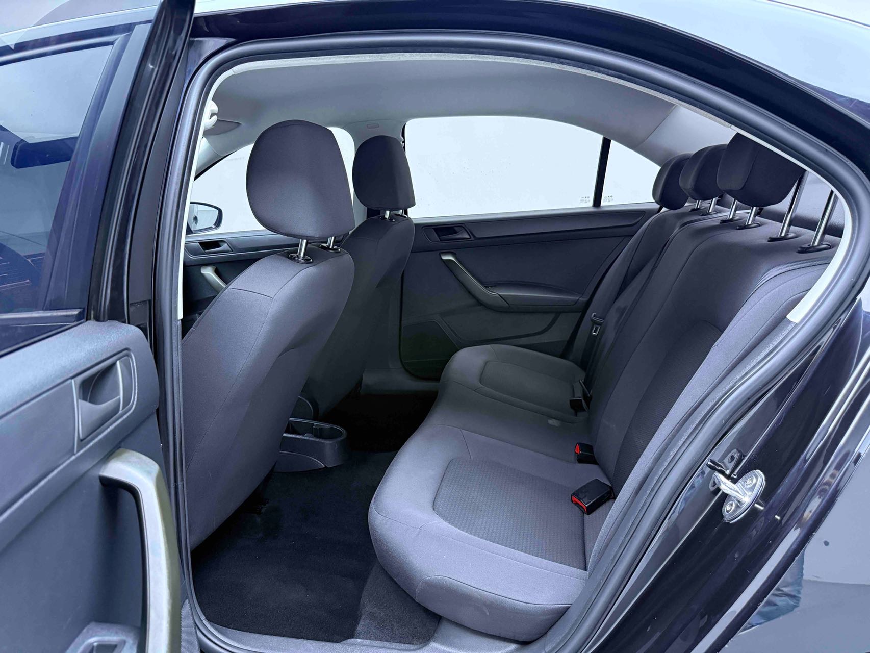 Volkswagen Santana 2016 car image #7