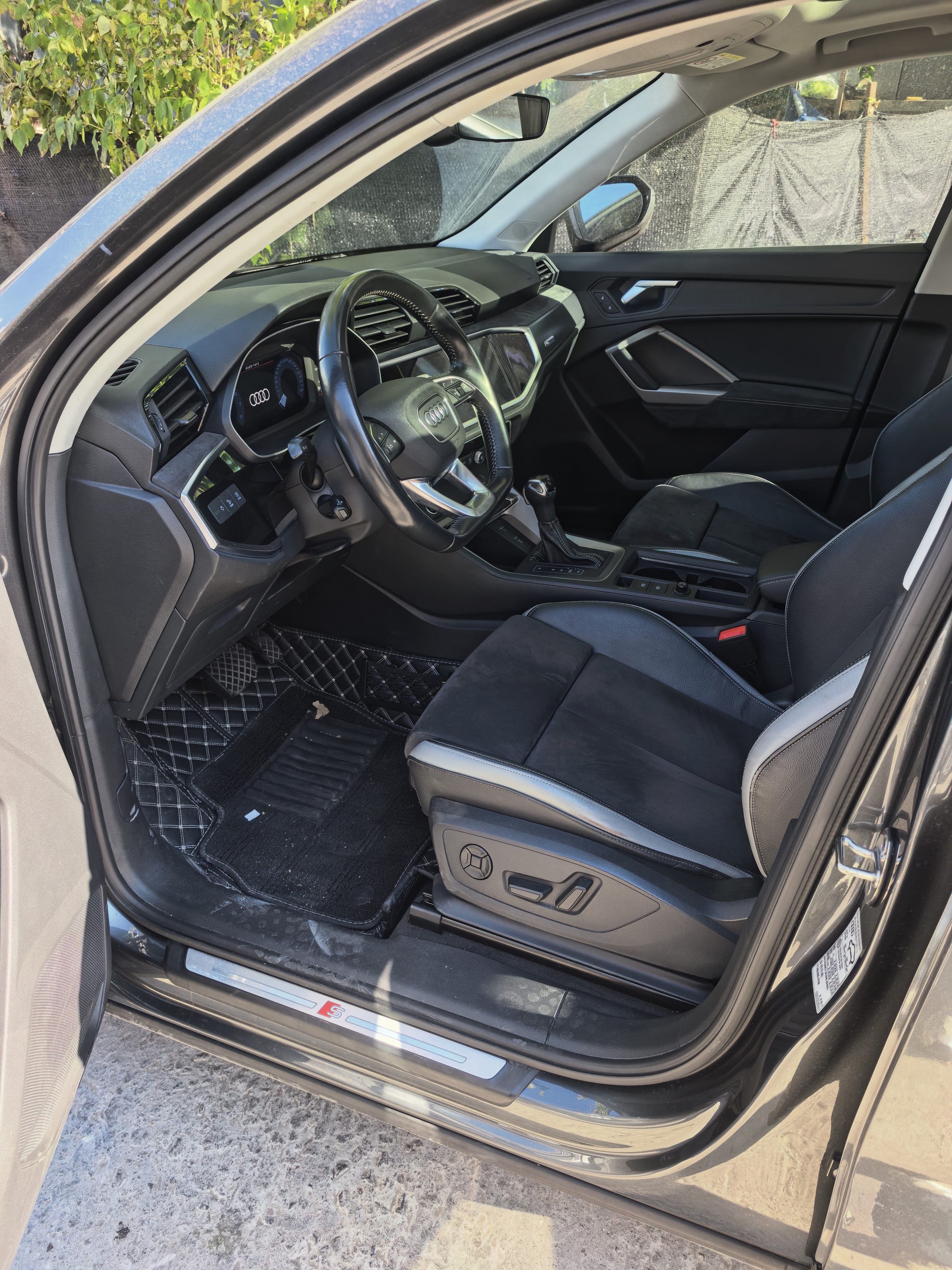 Audi Q3 2021 car image #4