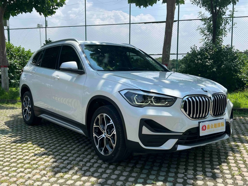 BMW X1 2023 car image #2