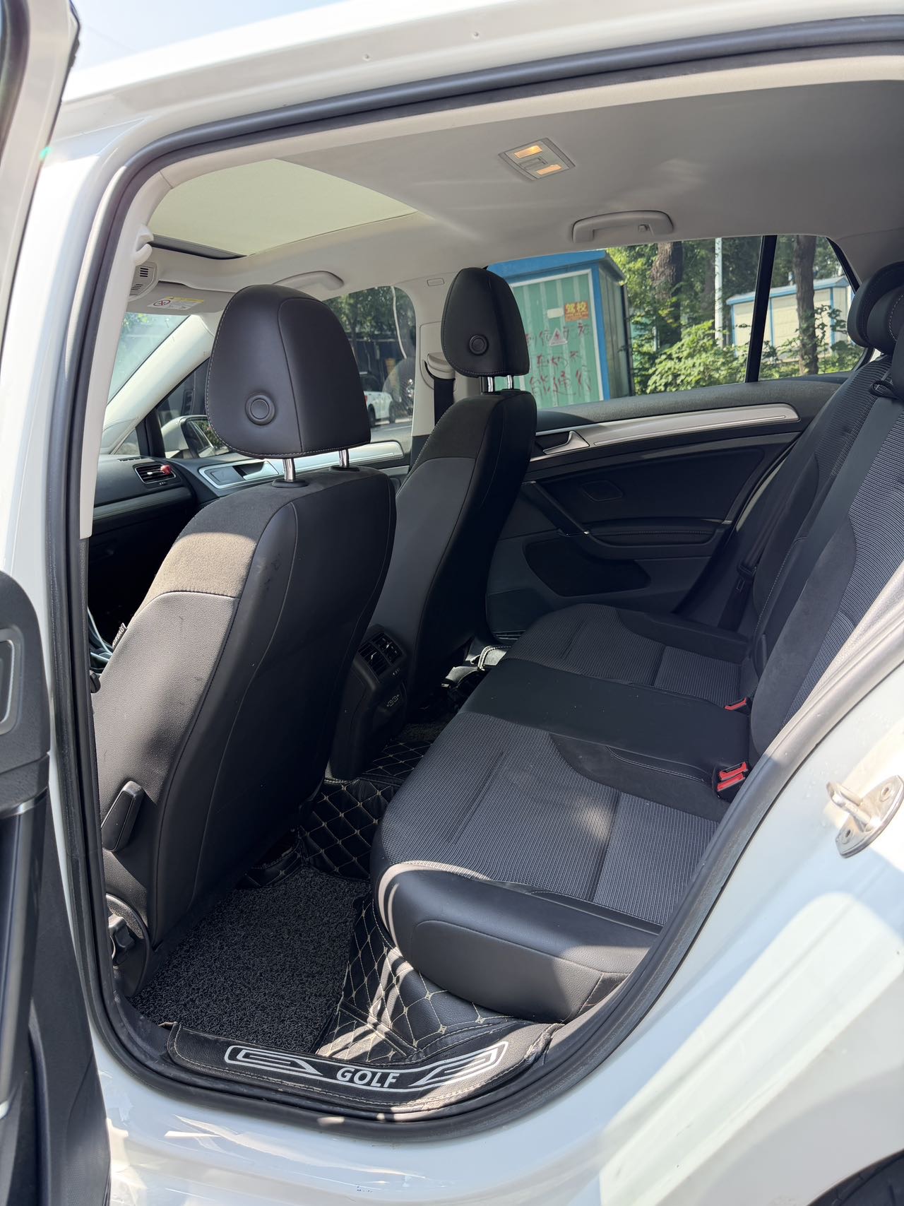Volkswagen Golf 2020 car image #5
