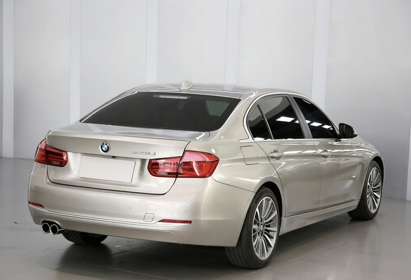 BMW 3 Series 2018 #2 BMW 3 Series 2018 car image #2