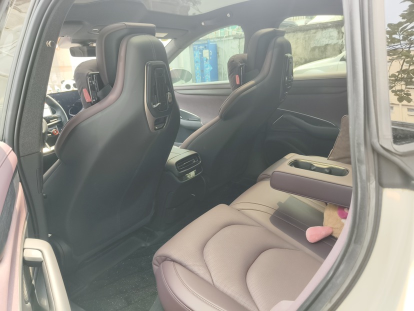 MI SU7 2025 car image #5