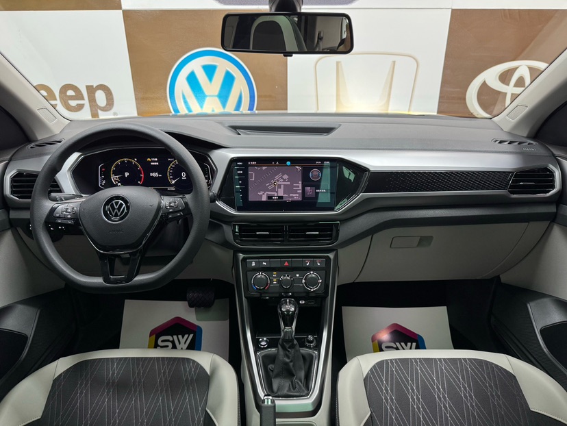 Volkswagen T-Cross 2023 car image #9