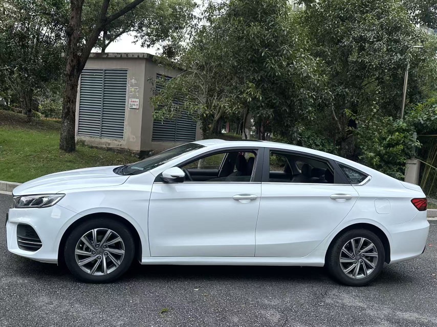 GEELY Binray 2019 car image #9
